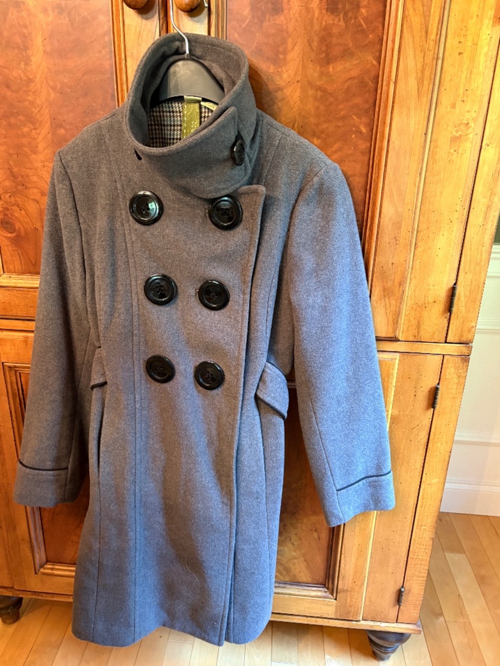 Soia & Kyo Grey Wool Coat Size Medium